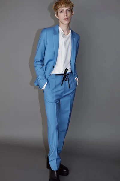 Look 3